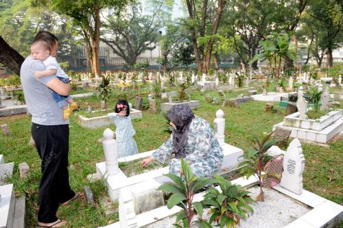 KL10_09072014_AZRI_KUBUR