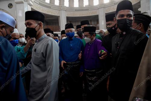 DATUK SERI ISMAIL SABRI YAAKOB