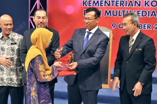 KL10_09102014_PERHIMPUNAN