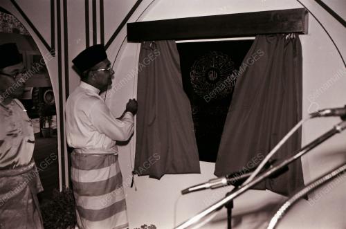 DATUK SERI HUSSEIN ONN