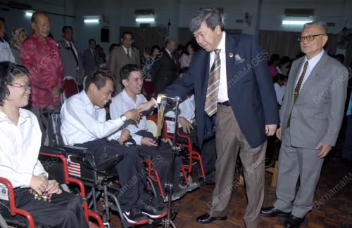 SULTAN SHARAFUDDIN IDRIS SHAH