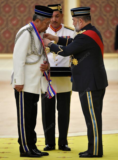 KL10_10122017_AGONG_BN201712083689