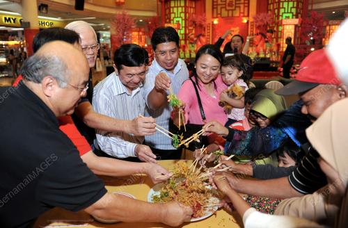 KL10_11012014_SUMMIT_CNY