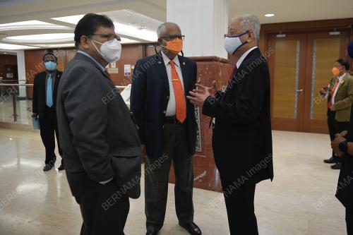 DATUK SERI ISMAIL SABRI YAAKOB