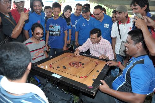 KL10_11112012_KARNIVAL