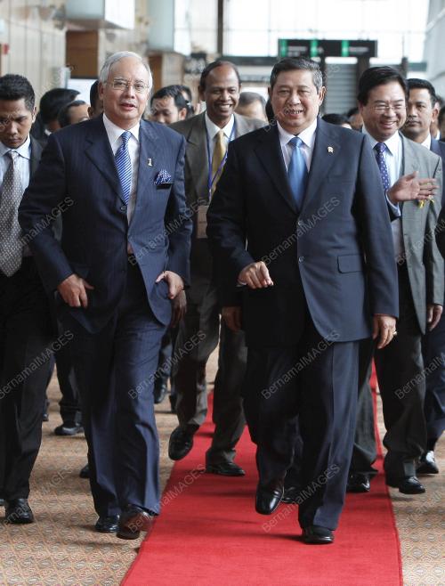 MOHD NAJIB TUN ABDUL RAZAK
