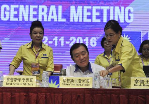 KL10_12112016_MCA_WANITA
