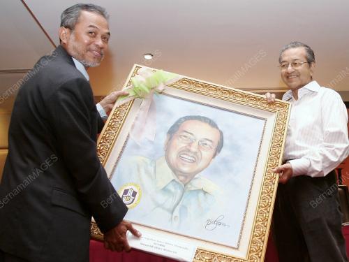 TUN MAHATHIR MOHAMAD