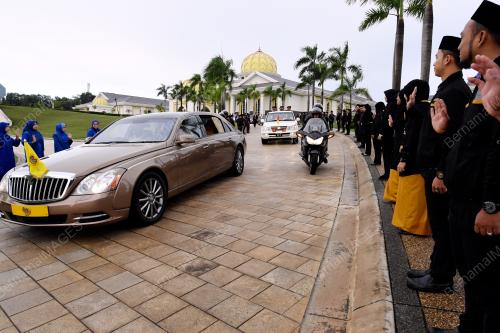 KL10_12122016_AGONG