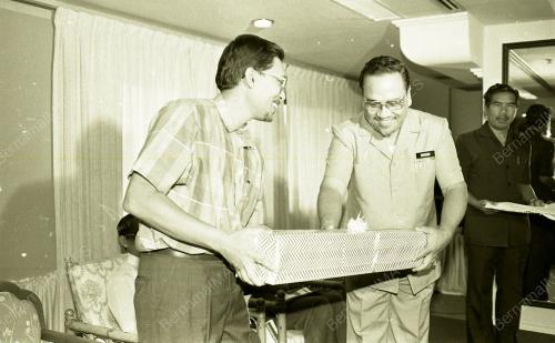 KL10_130190_RASMI_MESYUARAT