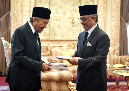 KL10_13022019_AGONG_BN201902123057