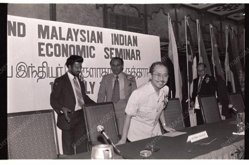SEMINAR EKONOMI MIC