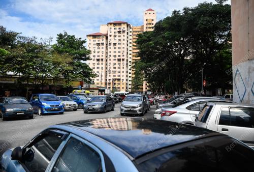 PARKING WOES AT PPRs