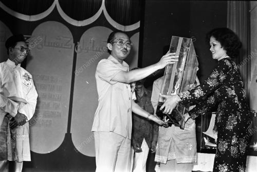 TENGKU TAN SRI RAZALEIGH HAMZAH
