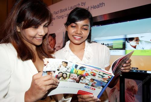 KL10_14022012_INDUSTRY_FACTBOOK