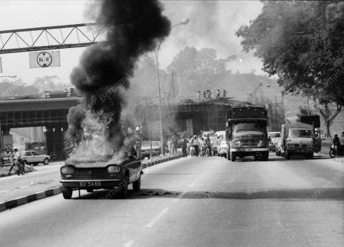 KERETA TERBAKAR
