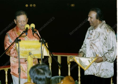 DYMM AGONG