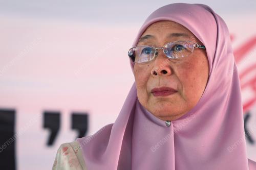 DATUK SERI DR WAN AZIZAH WAN ISMAIL