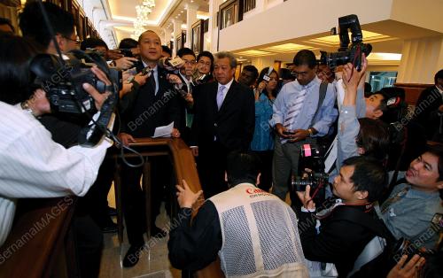 MOHAMED NAZRI ABDUL AZIZ