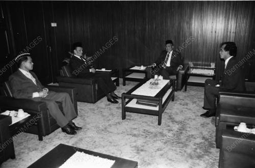 Datu Mustapha angkat sumpah