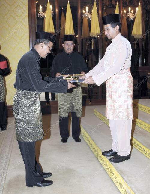 TUANKU MIZAN ZAINAL ABIDIN