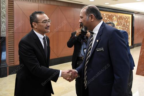 KL10_14102019_PARLIMEN