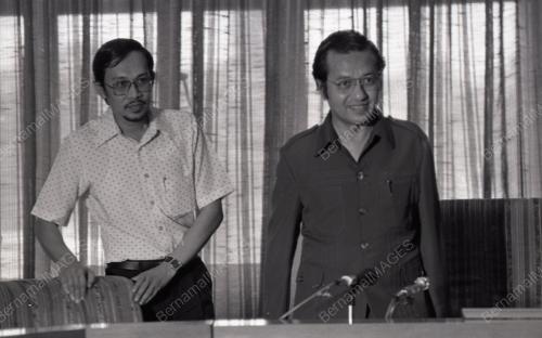 DR. MAHATHIR MOHAMAD