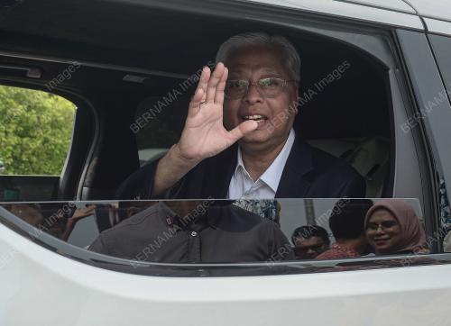 DATUK SERI ISMAIL SABRI YAAKOB
