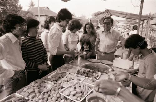 JUALAN KUIH DI BULAN PUASA