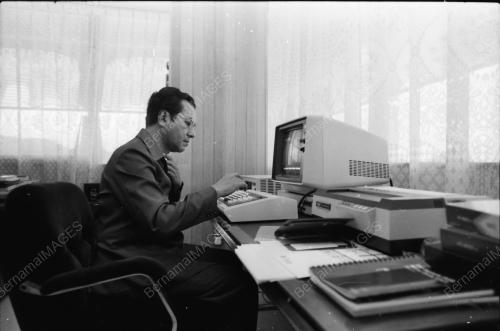 MAHATHIR