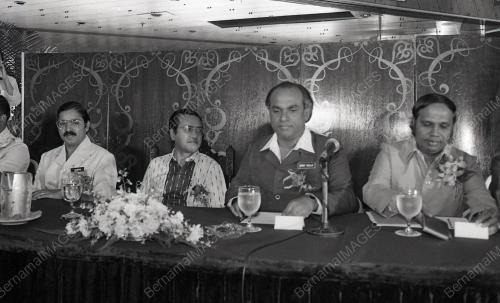 DR. MAHATHIR MOHAMAD