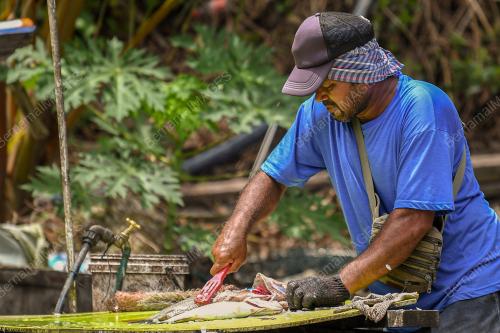 MEMANCING KOLAM