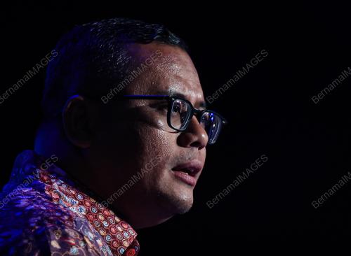 DATUK SERI AMIRUDIN SHARI