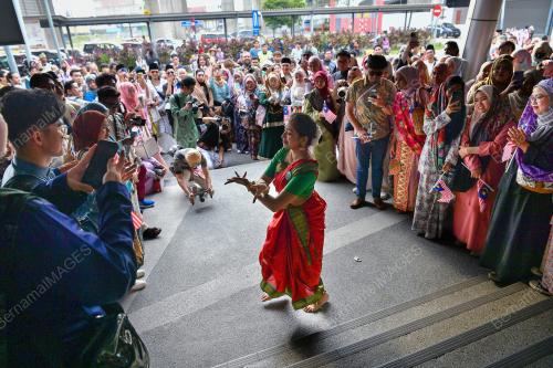 KERETAPI SARONG 2023