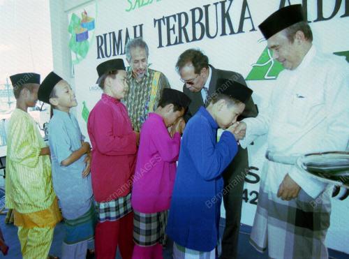 KL10_17022016_LITRAK_RAYA1