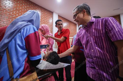 FAHMI FADZIL