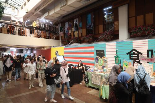 PASAR SENI