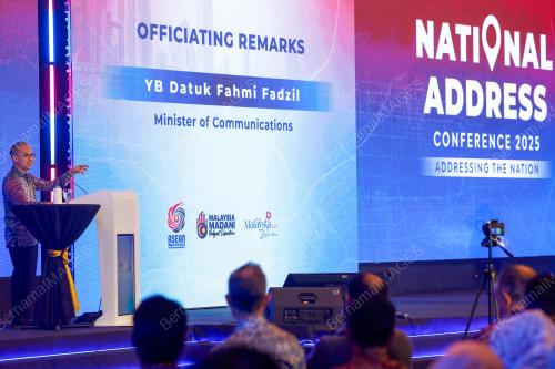 DATUK FAHMI FADZIL