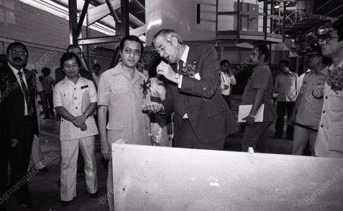 DR. MAHATHIR MOHAMAD