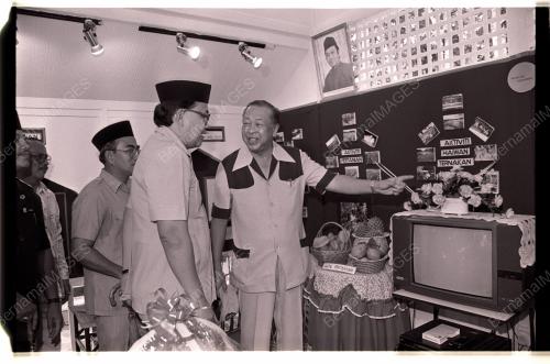 SULTAN SELANGOR LAWAT TAMAN PERTANIAN BUKIT CERAKAH