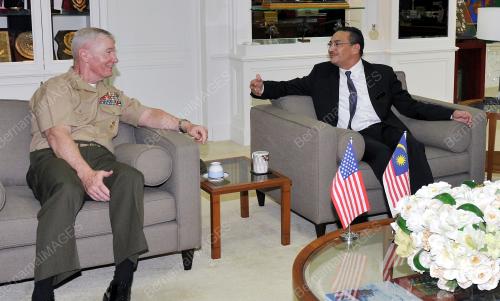 KL10_17112014_MINDEF