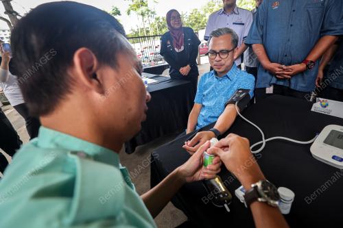 FAHMI FADZIL