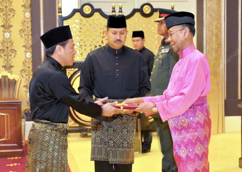 KL10_18032015_AGONG
