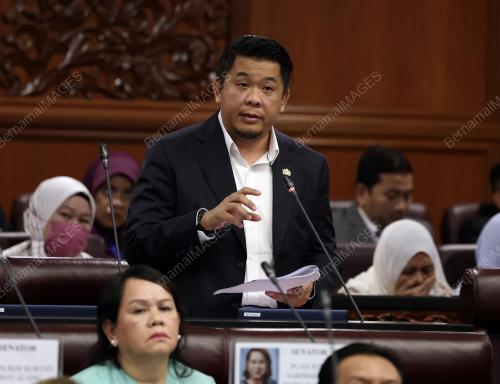 DATUK LUKANISMAN AWANG SAUNI