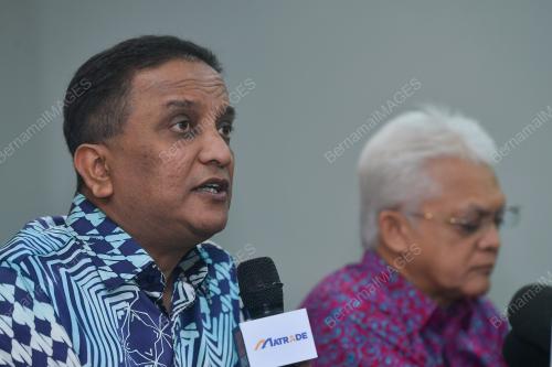 DATUK SERI REEZAL MERICAN NAINA MERICAN