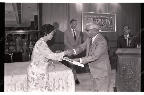 HANDING OVER NEW YAN