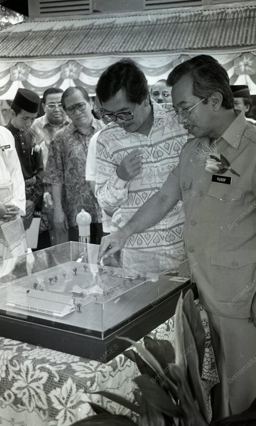 YUSOF NOOR RASMI TAPAK BENGKEL FAKIR MISKIN