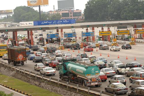 KESESAKAN JALAN RAYA