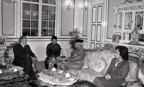DISEMBER 1982