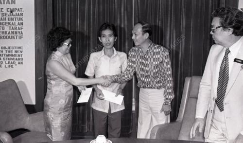 DISEMBER 1982